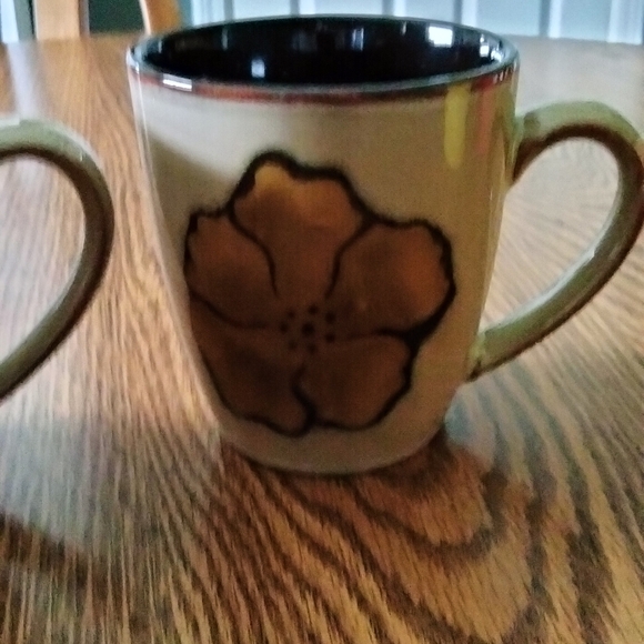 Beautiful Set of 2 Pfaltzgraff Coffee Cups Painted Poppies Pattern - Picture 7 of 7